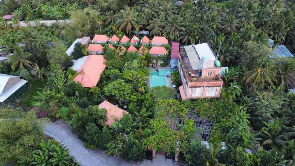 Bán homestay 22 phòng + 1 nhà đều hành 6 phòng + hồ bơi, sân vườn, nhà hàng... giá 16 tỷ