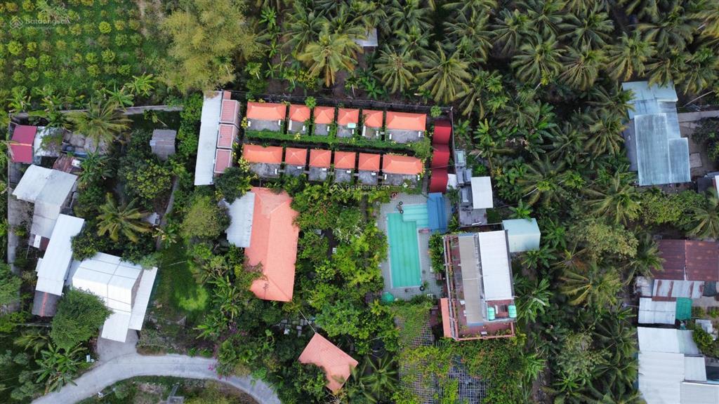 Bán homestay 22 phòng + 1 nhà đều hành 6 phòng + hồ bơi, sân vườn, nhà hàng... giá 16 tỷ