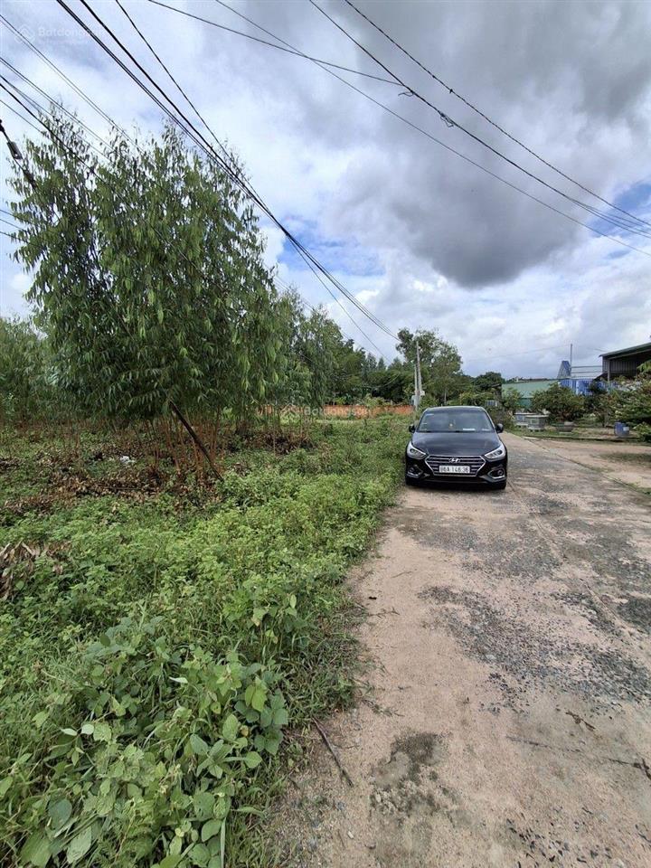 Cần bán 10 000 m2 đất ở tại xã hàm tân tỉnh lâm đồng (63 *135m) nở hậu giá 135tr/ mét ngang
