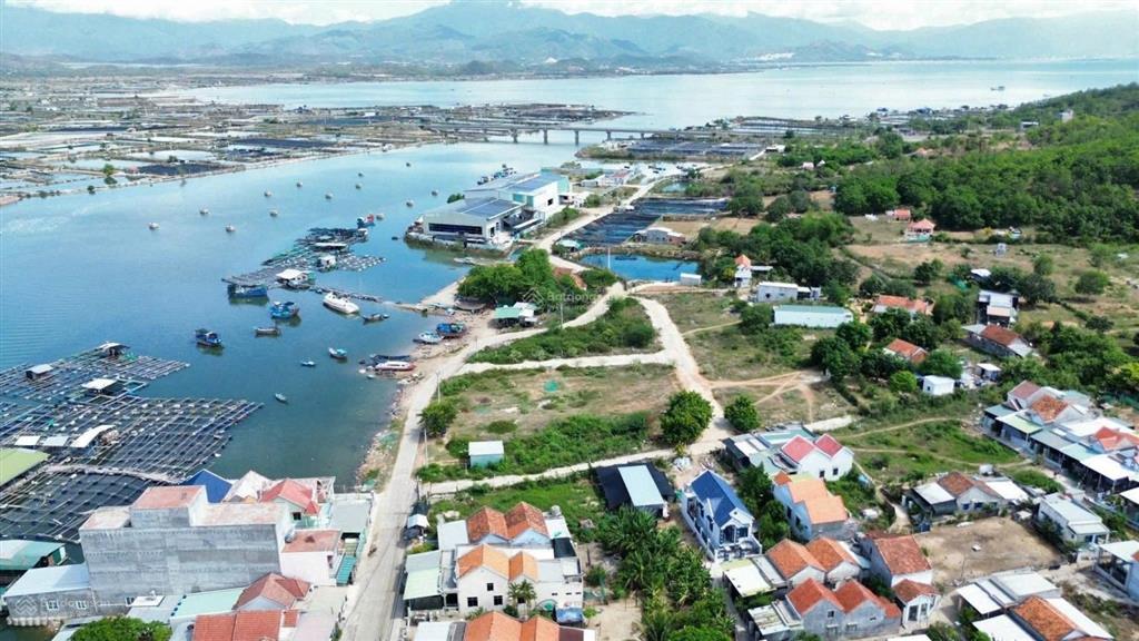Lô góc 02 mặt tiền, phường ninh hải. thuộc khu vực dốc lết. dt 110m2 full thổ. giá đầu tư