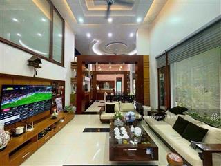 Bán biệt thự 4,5 tầng thang máy, hồ bơi  sân vườn đơn lập lê hồng phong giá 35,7 tỷ. 0968 005 ***