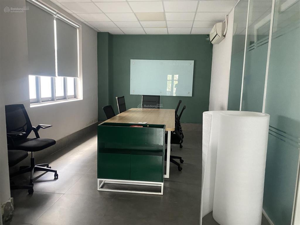 Cho thuê văn phòng cao lãnh có sẵn máy lạnh và hệ thống mạng