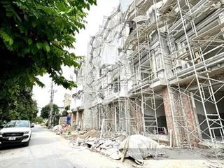 Dãy nhà đẹp mặt đường tại khu vực tdc vườn hồng  gần big c chỉ từ hơn 3 tỷ hỗ trợ bank