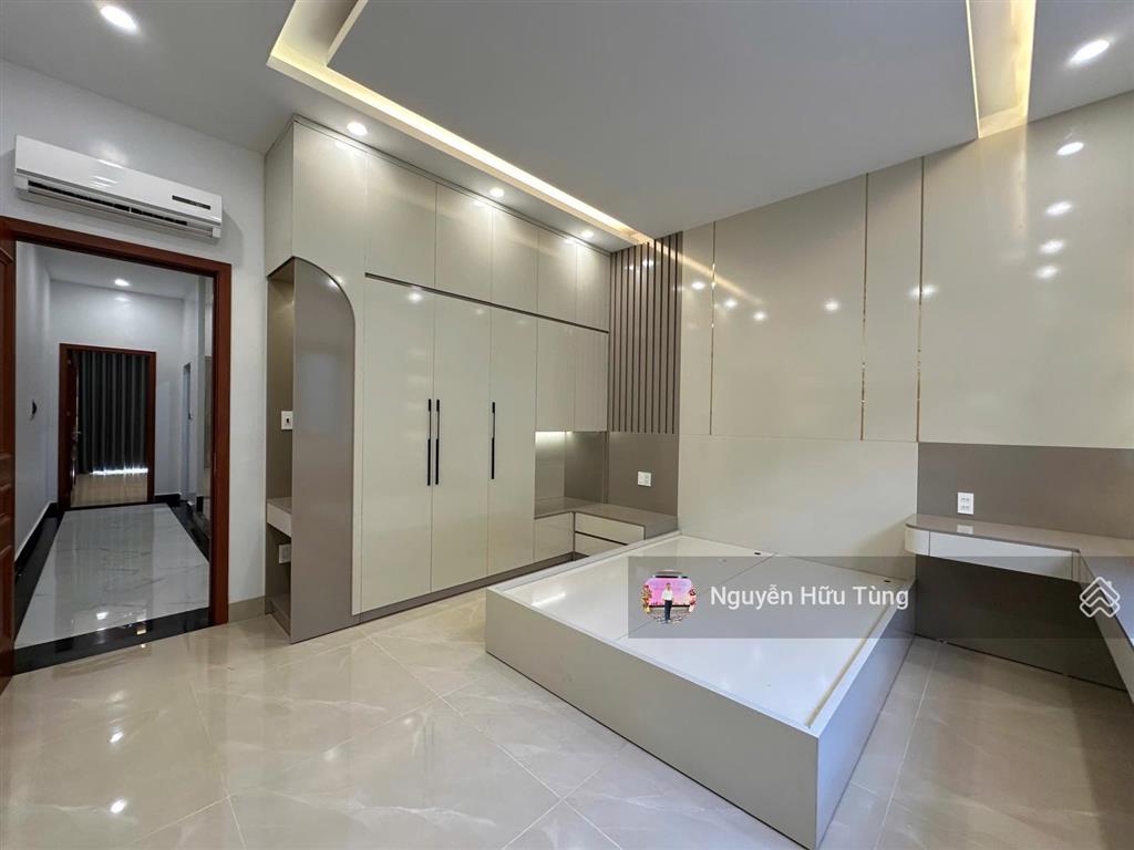 Siêu phẩm mặt đường quán nam  có thang máy!