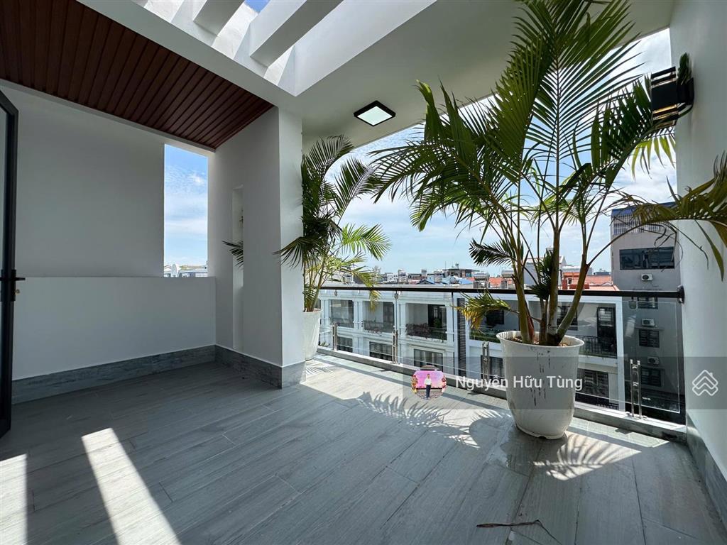 Siêu phẩm mặt đường quán nam  có thang máy!