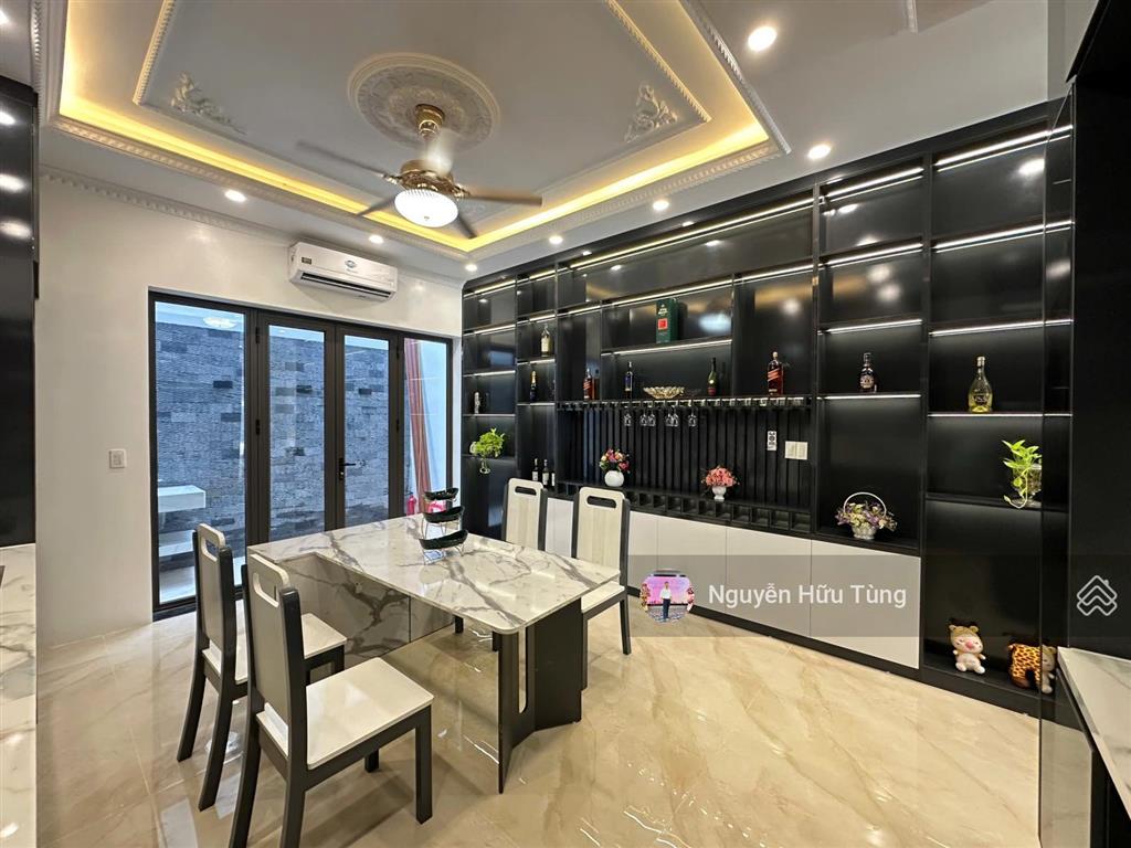 Siêu phẩm mặt đường quán nam  có thang máy!