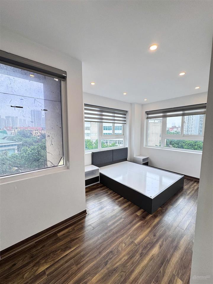 Chính chủ cần bán căn hộ 2 ngủ, 2 vệ sinh, full nội thất, ban công đông nam tại vinaconex 3