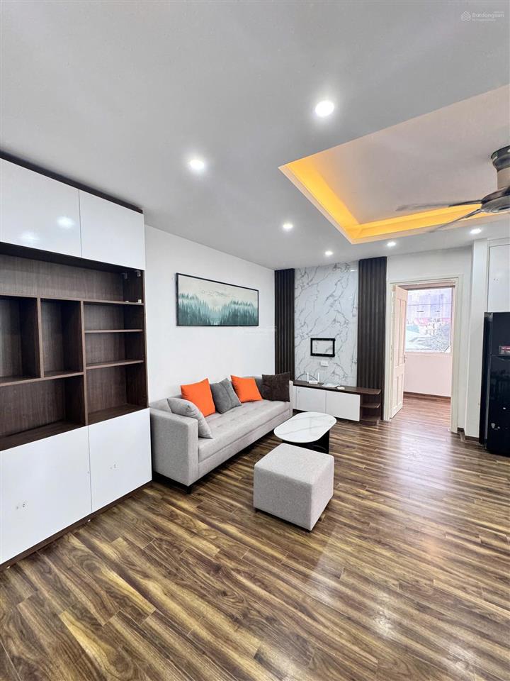 Chính chủ cần bán căn hộ 2 ngủ, 2 vệ sinh, full nội thất, ban công đông nam tại vinaconex 3