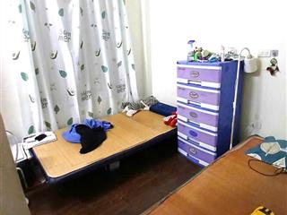 Bán căn hộ tập thể tầng 4 phố ngọc khánh  ba đình 83 m2, 3 phòng ngủ, 1 vs giá rẻ.