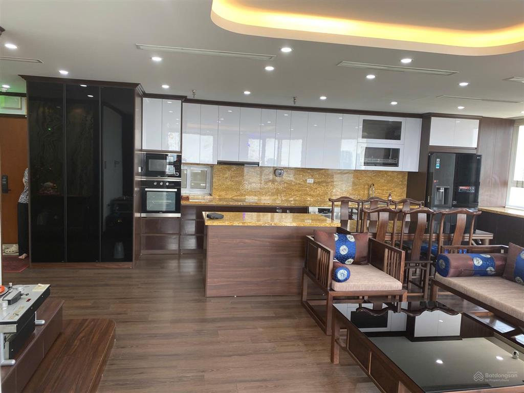 Bán căn chung cư tòa handcorp plaza 72 trần đăng ninh cầu giấy 170m2, 4 phòng ngủ, 2 vs