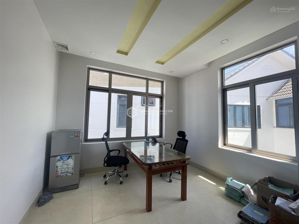 Bán biệt thự 1 trệt 2 lầu mới xây mặt tiền đường 20m khu ngọc tước bãi sau vũng tàu