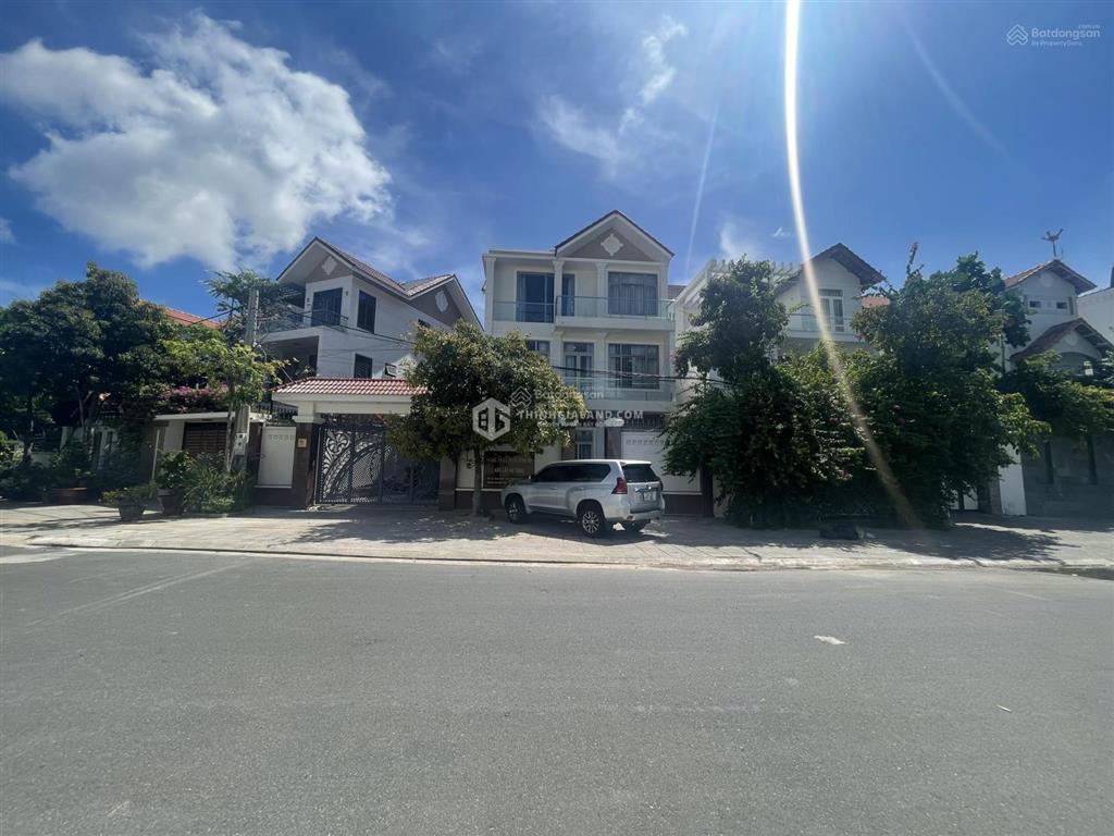 Bán biệt thự 1 trệt 2 lầu mới xây mặt tiền đường 20m khu ngọc tước bãi sau vũng tàu