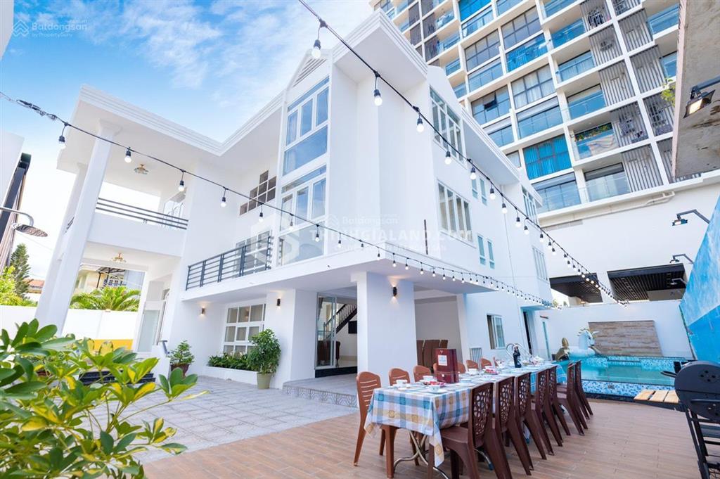 Bán căn biệt thự 1 trệt 2 lầu đẹp lung linh mặt tiền nội bộ thi sách, cạnh công viên bãi sau vt