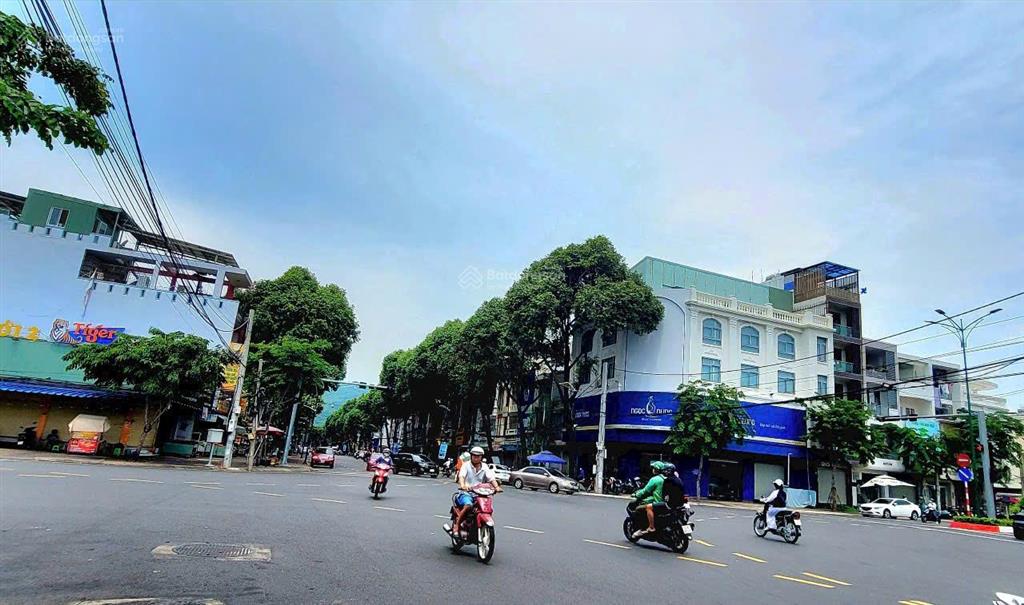 Bán nhà c4  dt 198m2  ngang 8m  mặt tiền nam kỳ khởi nghĩa  vũng tàu
