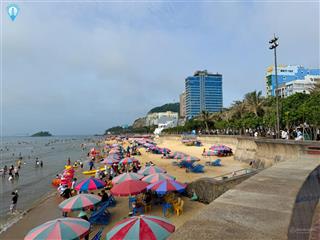 Bán nhà cấp 4 mặt tiền thùy vân vị trí vàng sát biển, sát quảng trường