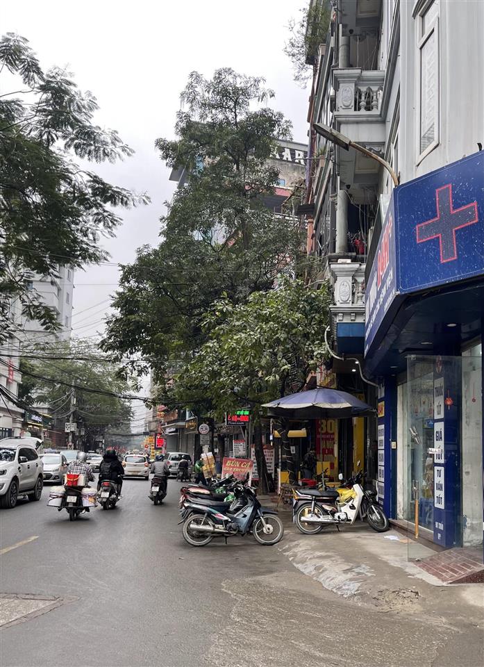 Chính chủ sổ đỏ bán nhà cấp 4 tây hồ 36m2 cách 1 nhà ra đường ô tô  hàng xóm ciputra