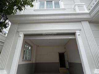 Biệt thự cho thuê đường nguyễn văn hưởng thảo điền 450m2 sử dụng, hồ bơi riêng, giá 150 triệu/tháng
