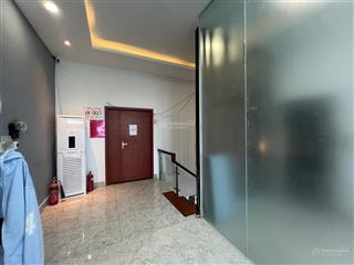 Cho thuê văn phòng lakeview thủ thiêm 190tr/ tháng, dt sử dụng 700m2 hầm trệt lầu, ntcb, trống suốt