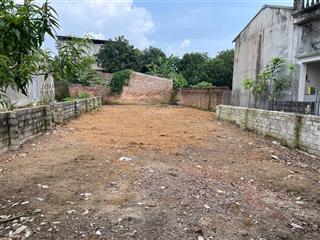 Bán đất giá siêu hời 2,4 tỷ, 172m2 mặt tiền 12m, đường thông thoáng