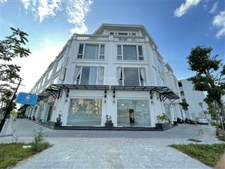 Biệt thự 3 mặt thoáng phú mỹ an  4 tầng đầy đủ nội thất  cạnh showroom honda, toà nhà nera