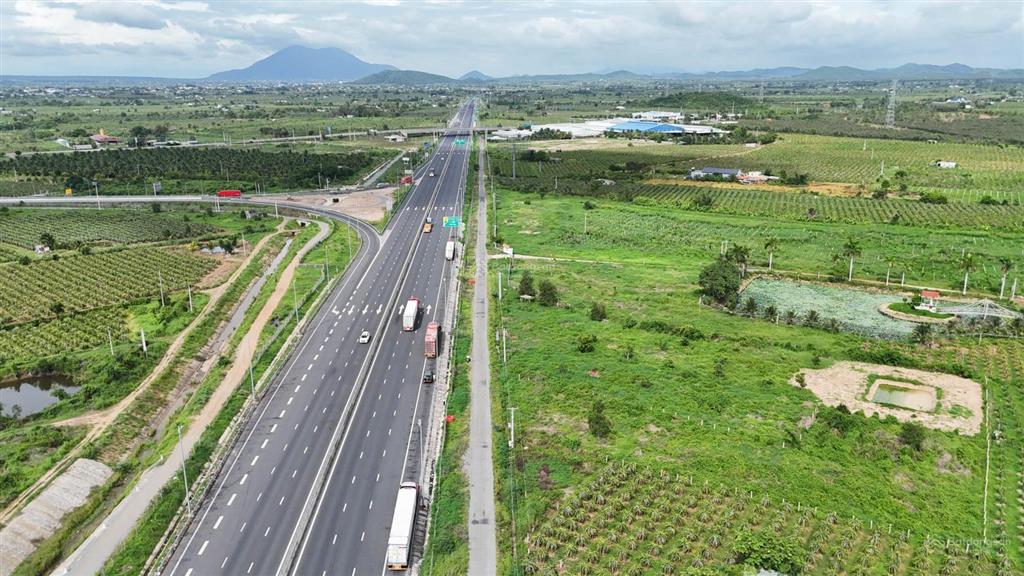 Bán vài mảnh vườn giá tốt nhất kv gần đường dẫn hàm kiệm  tiến thành về dự án novaworld phan thiết