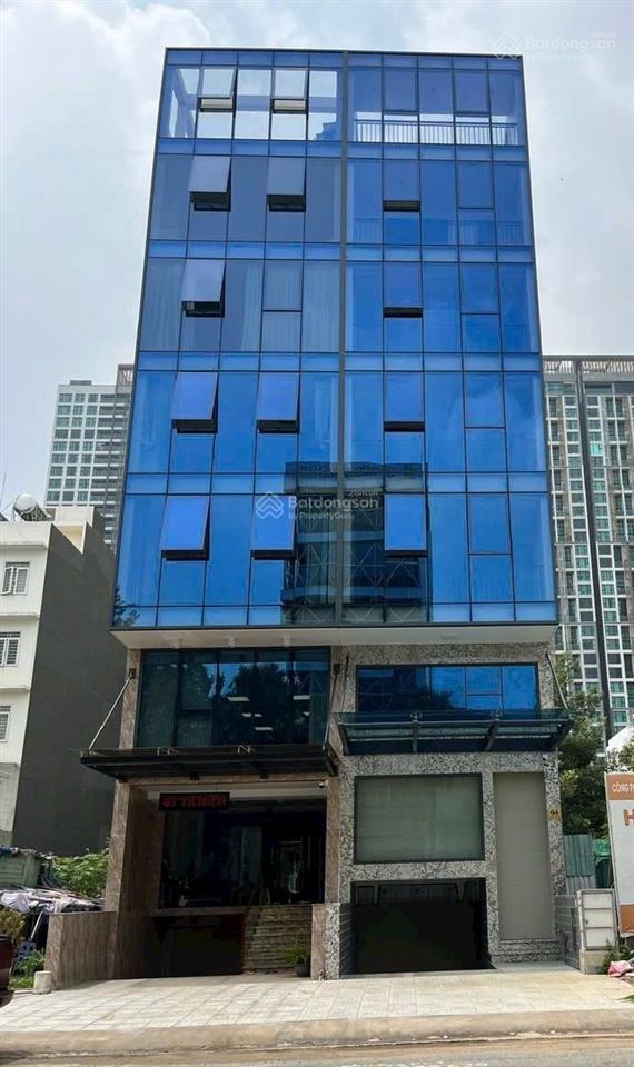 Cho thuê tòa nhà văn phòng hầm 7 tầng  thang máy mặt tiền trung tâm quận 2