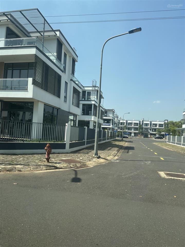 Bán gấp 1 căn góc 8x20 vị trí đẹp và 8x20 duy nhất giá 11.6 tỷ