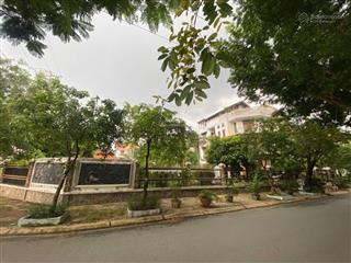 Cho thuê biệt thự 400m2 kdc tấn trường  đường số 7 có hồ bơi 100tr/1tháng