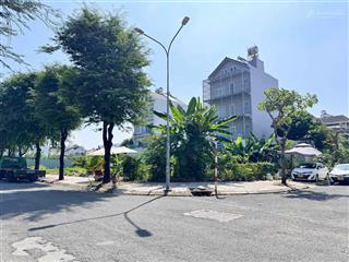 Bán gấp lô góc 2 mt sadeco ven sông 20 tỷ 113m2, p. tân phong q. 7   0903 315 *** a huy xem đất