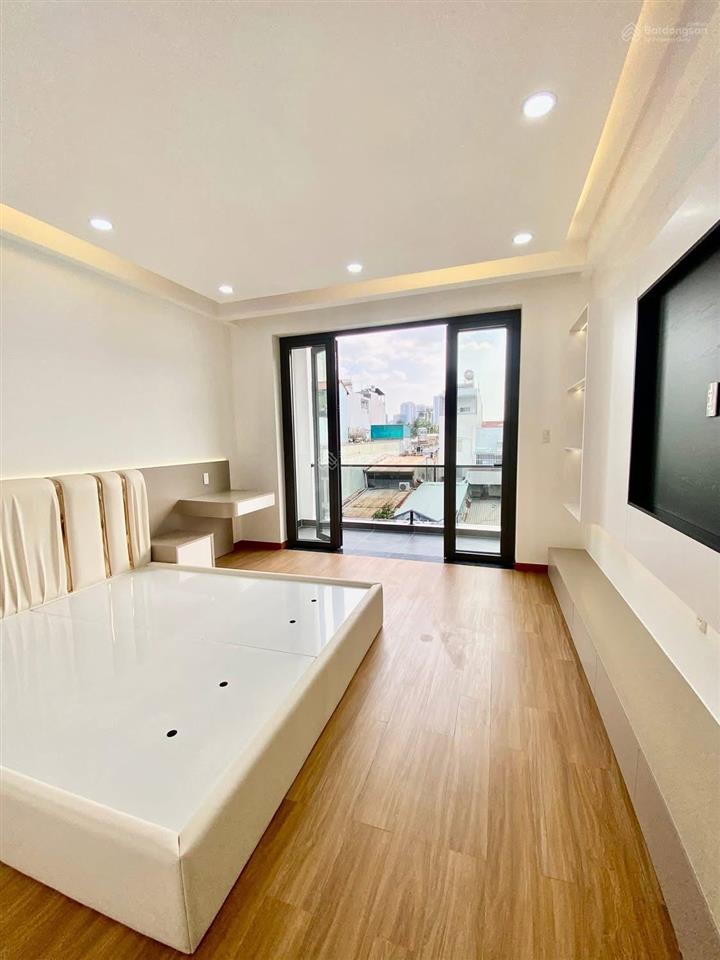 Siêu phẩm quận quận 7, nhà mặt tiền đường số 51 quận 7có thang máy full nội thất