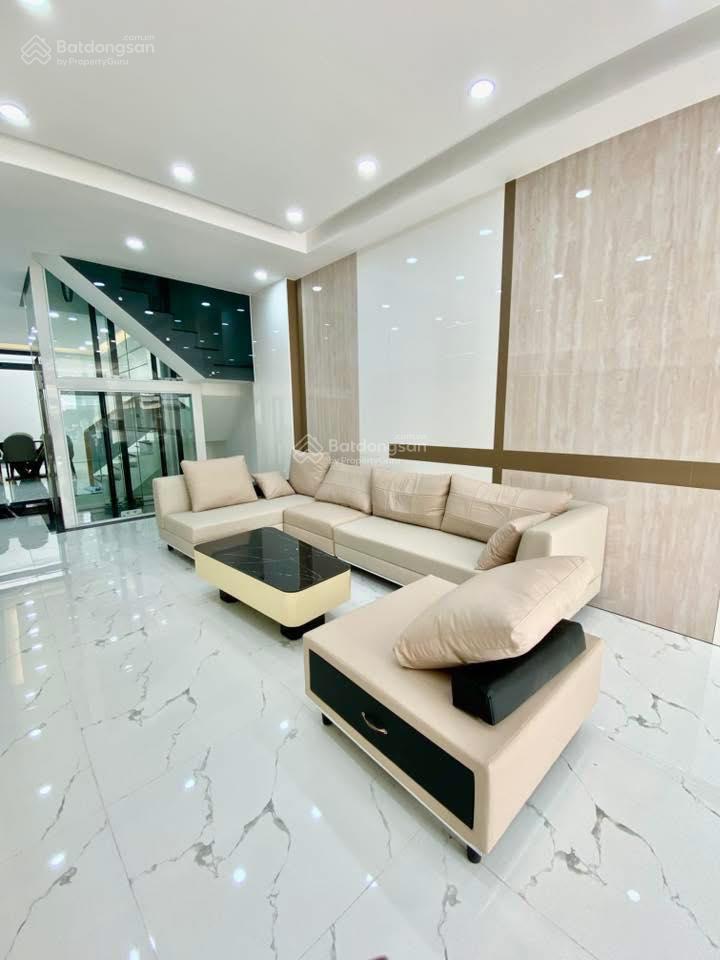 Siêu phẩm quận quận 7, nhà mặt tiền đường số 51 quận 7có thang máy full nội thất