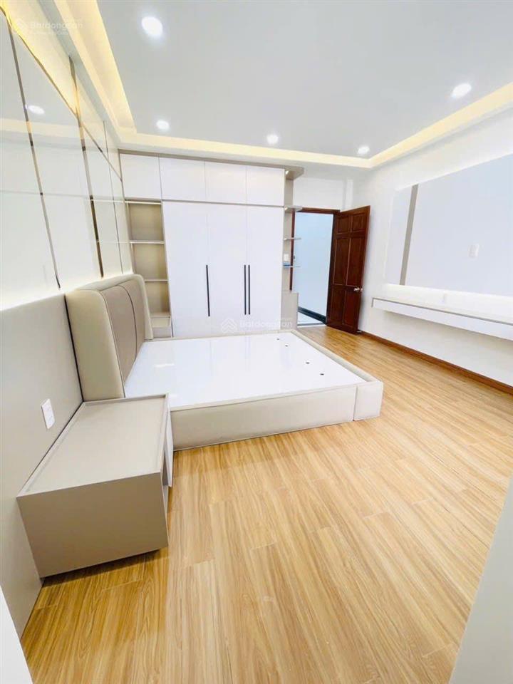 Siêu phẩm quận quận 7, nhà mặt tiền đường số 51 quận 7có thang máy full nội thất