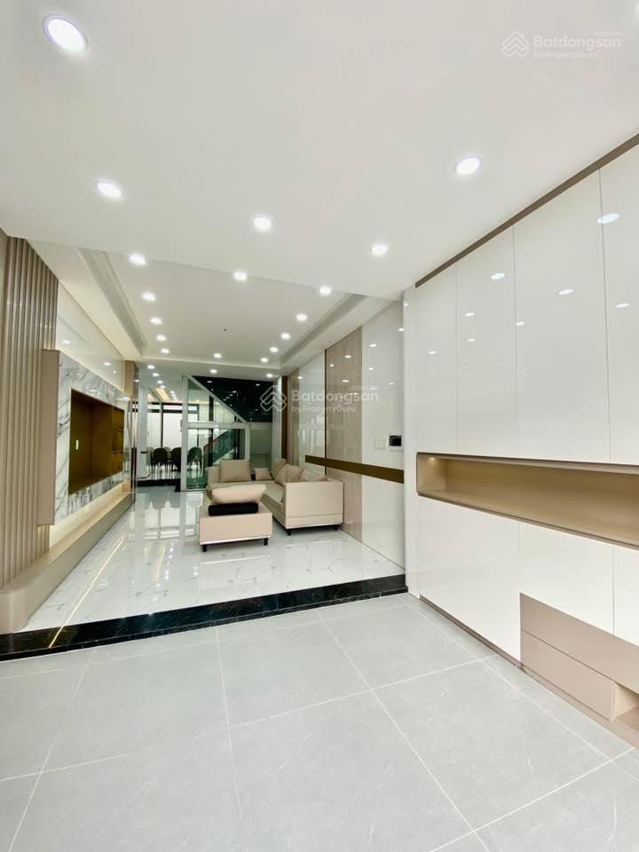 Siêu phẩm quận quận 7, nhà mặt tiền đường số 51 quận 7có thang máy full nội thất