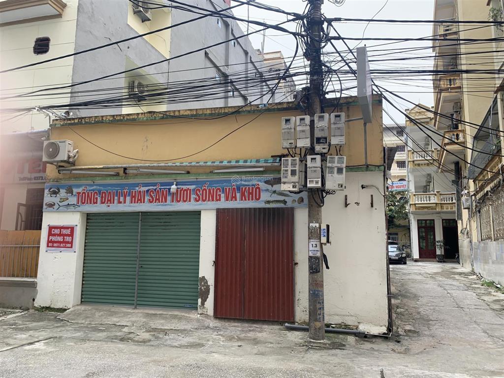 Cần bán lô đất mặt đường lê văn tám, sầm sơn. đi 100m ra bãi tắm c. diện tích 555 m2. sẵn sổ đỏ