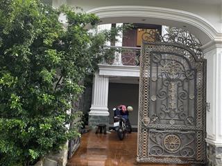 Cho thuê nhà nguyên căn kdc phú thuận, quận 7 , 1 hầm, 1 trệt, 2 lầu, diện tích 200m2 giá 50tr