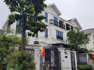 Bán biệt thự văn phú 255m2 x 3 tầng thang máy, mt 9,8m2 nở hậu. giá chào 37 tỷ.