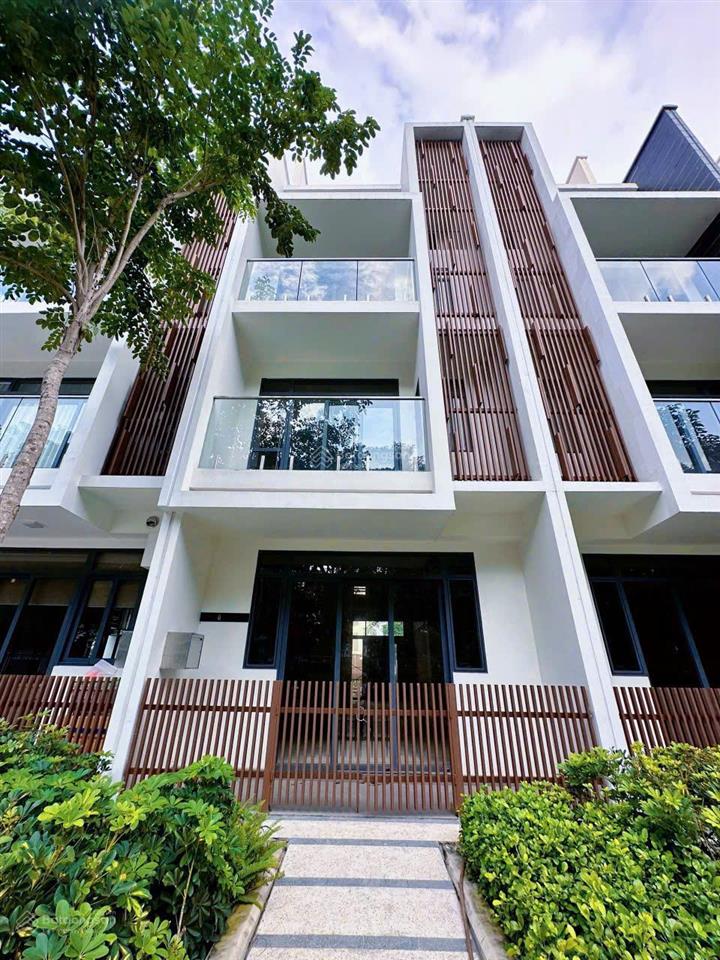 Giá thật  glen mua trực tiếp cđt 18,5 tỷ  miễn phí quản lý 3 năm  trả chậm 36th hỗ trợ lãi 24th