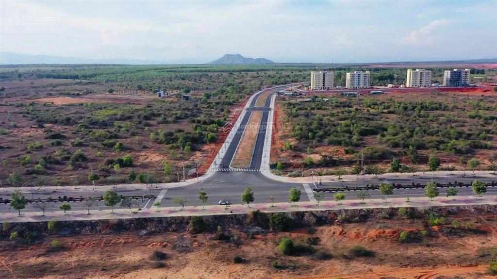 1.750m2 góc 2mt nhựa đường trần bình trọng nối dài, hướng về biển cổng chính sân bay 0919 987 ***