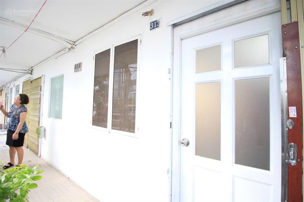 Cho thuê căn hộ 120  122 đường khánh hội, kề tt thể dục thể thao quận 4, có nội thất 4,5tr/tháng