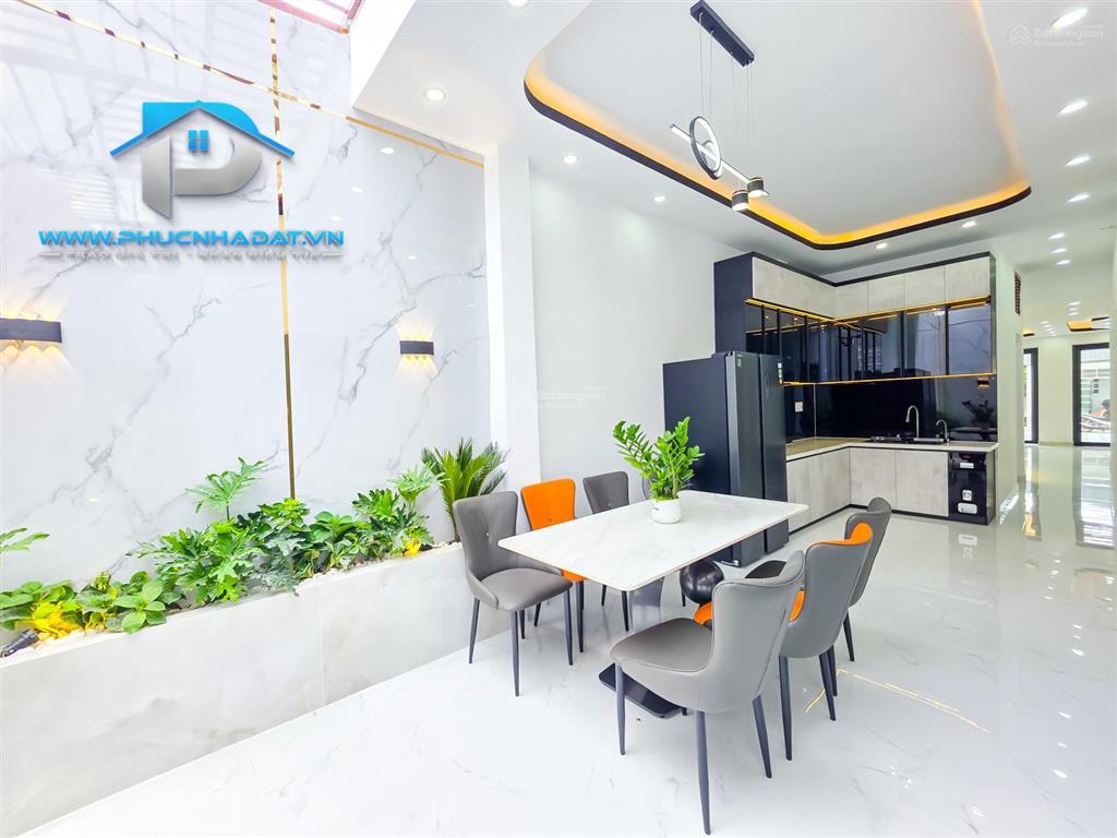 Quá mê nhà phố sân vườn view sông cực kỳ mát mẻ lê văn lương phước kiển nhà bè, giá 8.6 tỷ, 6x23m