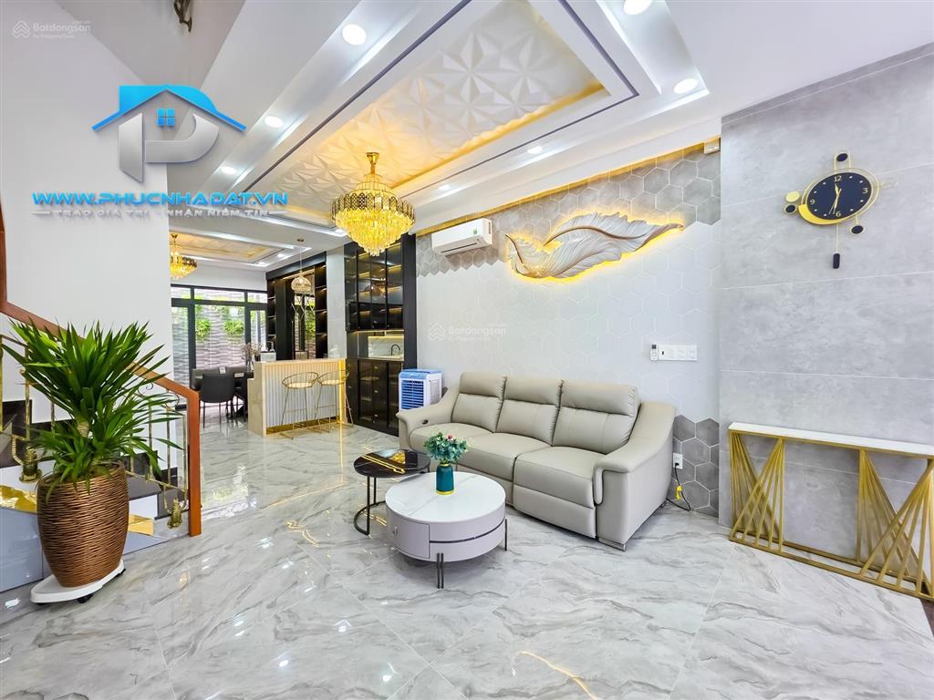 Quá mê nhà phố hiện có thang máy nằm trong khu dân cư compoud có bảo vệ huỳnh tấn phát  giá 9.4 tỷ