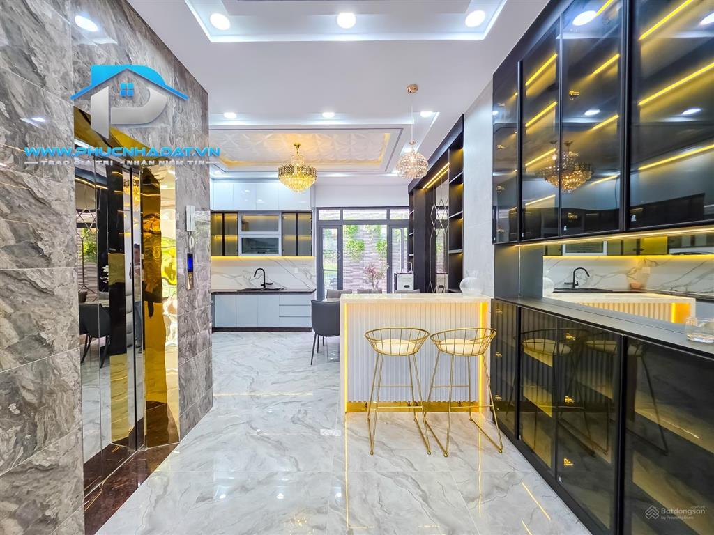 Quá mê nhà phố hiện có thang máy nằm trong khu dân cư compoud có bảo vệ huỳnh tấn phát  giá 9.4 tỷ