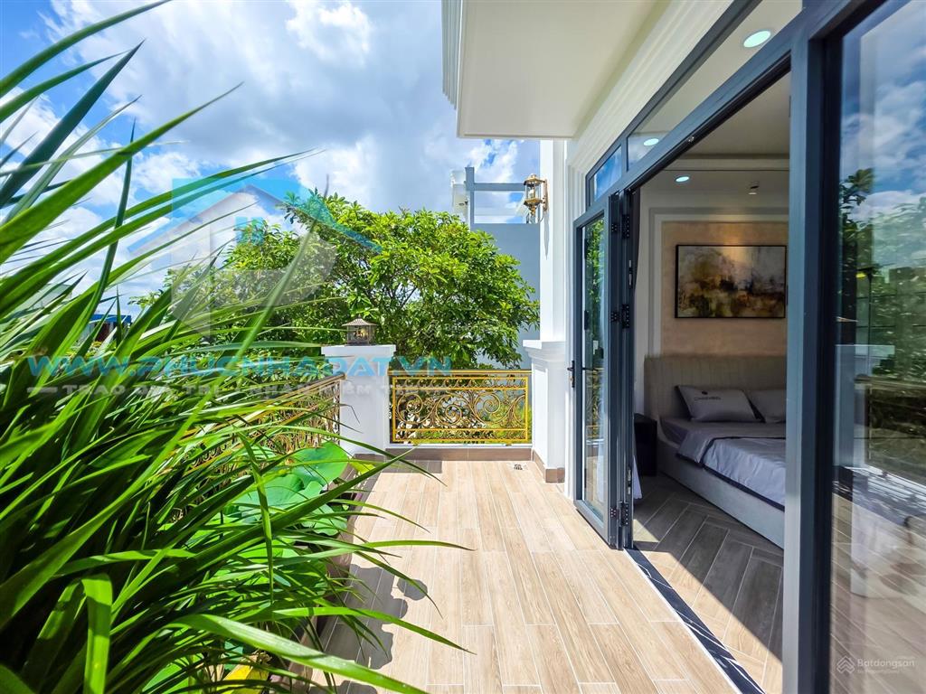 Phải thật nhanh để không phải đến sau nhà phố cổ điển luxury nhà bè  giá 9.8 tỷ, 5x17m