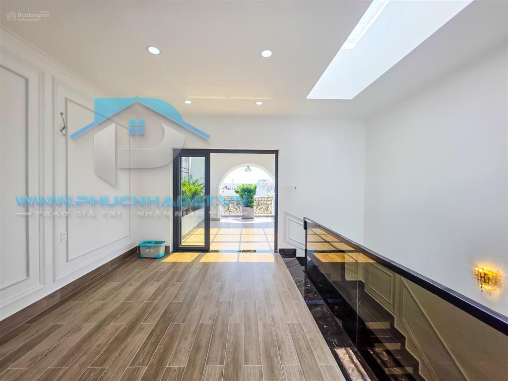 Phải thật nhanh để không phải đến sau nhà phố cổ điển luxury nhà bè  giá 9.8 tỷ, 5x17m