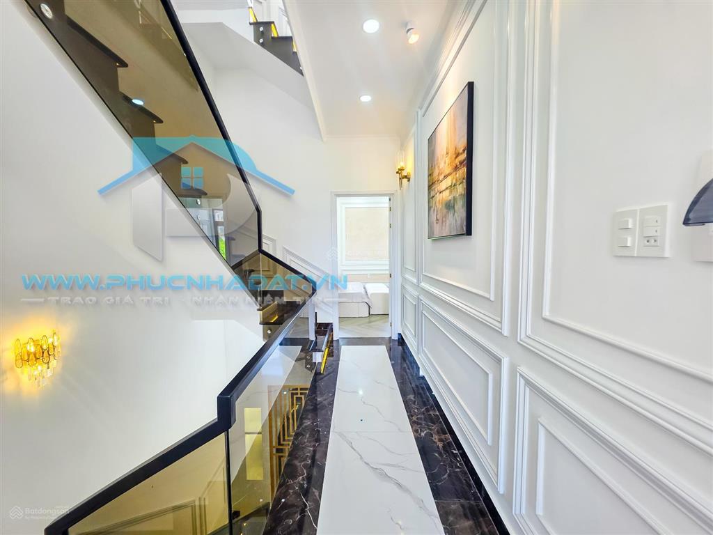 Phải thật nhanh để không phải đến sau nhà phố cổ điển luxury nhà bè  giá 9.8 tỷ, 5x17m