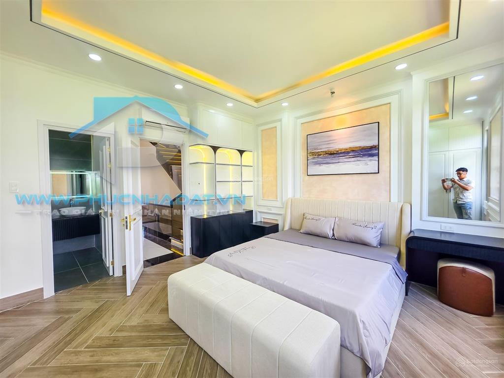 Phải thật nhanh để không phải đến sau nhà phố cổ điển luxury nhà bè  giá 9.8 tỷ, 5x17m