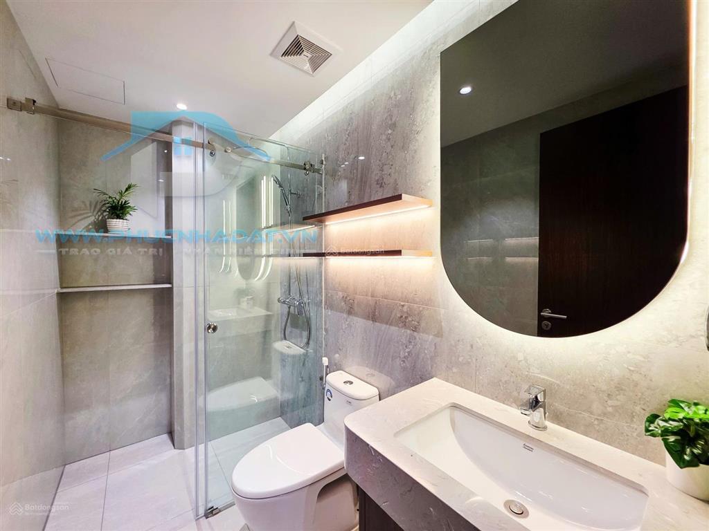 Căn nhà phố hiện đại có thang máy ngay công viên quận 7  giá 17.8 tỷ, 5x18m