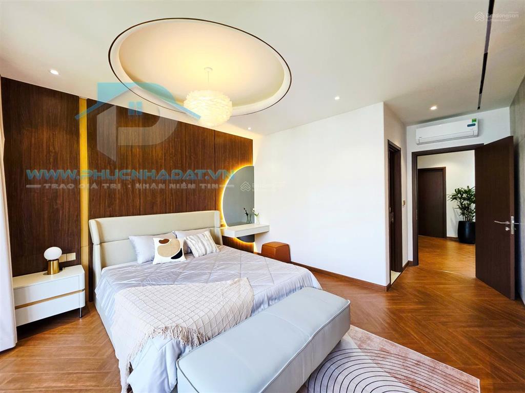 Căn nhà phố hiện đại có thang máy ngay công viên quận 7  giá 17.8 tỷ, 5x18m