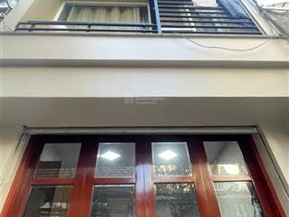 Bán nhà đẹp  phân lô  ô tô đỗ cổng  full nội thất  50m ra phố  chỉ 3.68 tỷ  dt 32m2, 5 tầng