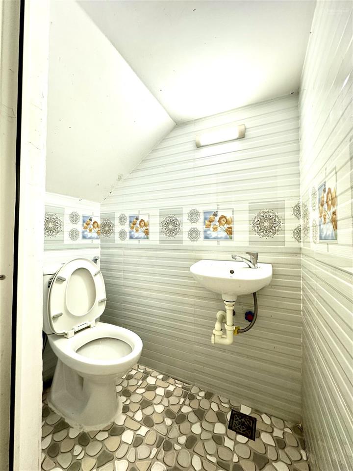 Bán nhà phân lô văn cao 67,5m đường 12m oto đỗ ngày đêm 5 phòng ngủ khép kín cho thuê ổn định 22 tr